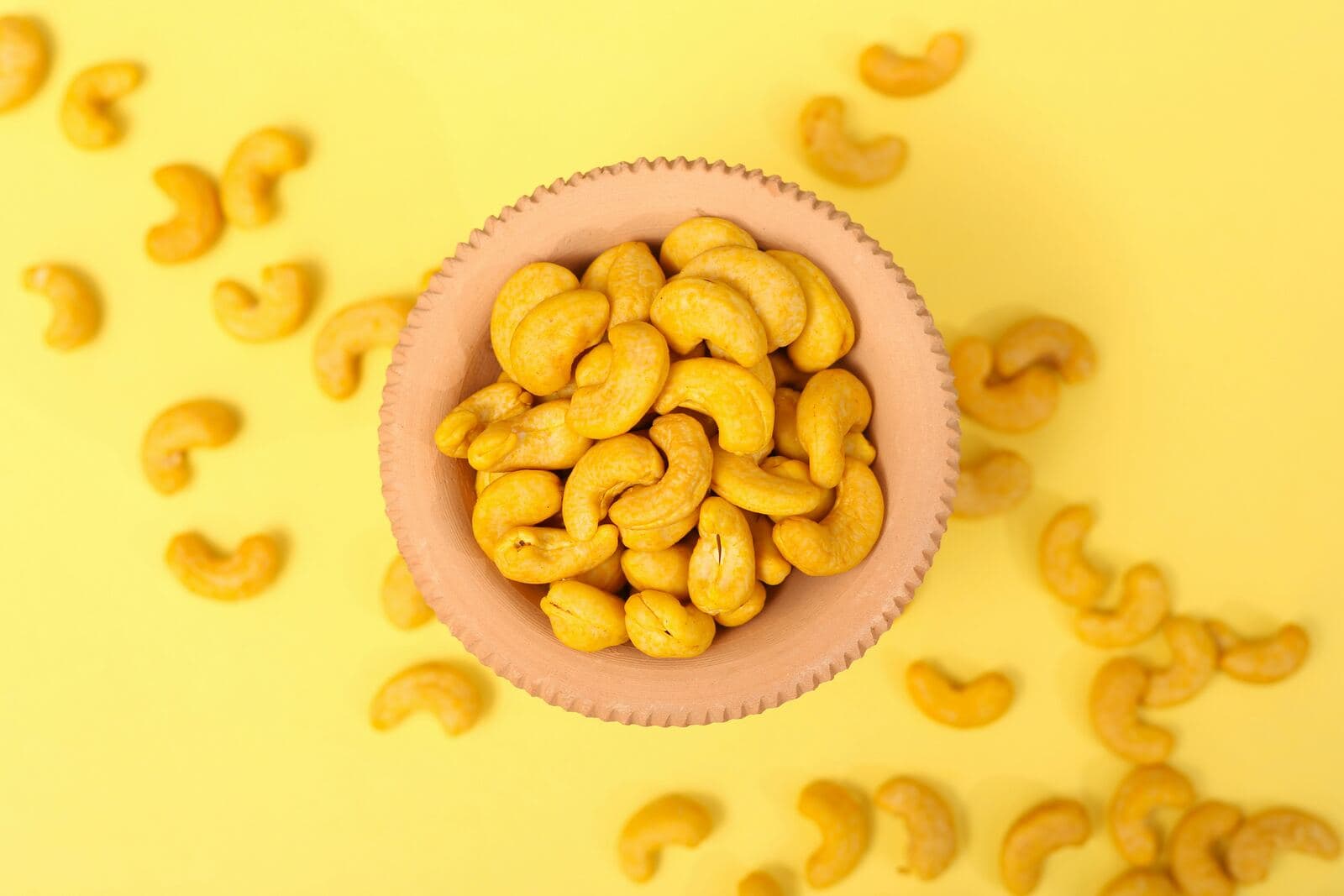 Geröstete Cashews in einer Schale